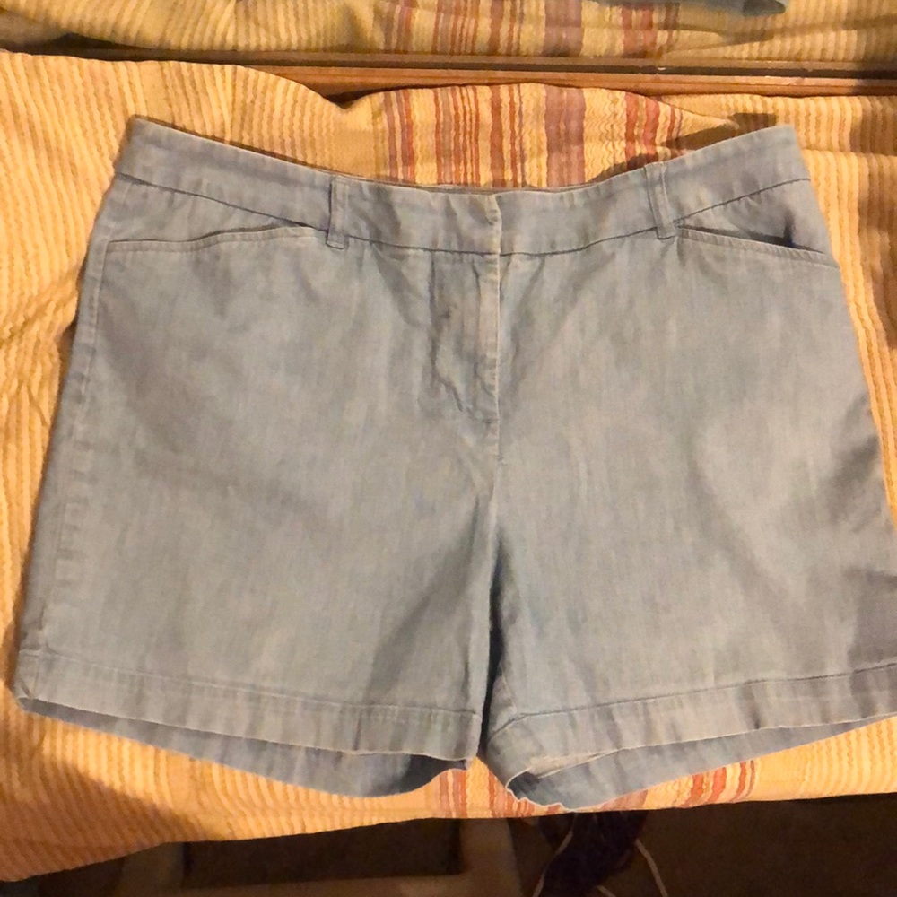 Size 16 Jones of New York Shorts Light blue denim.